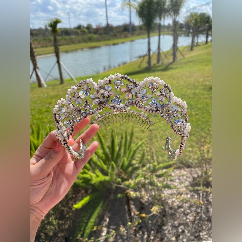 Maria Elena Graceful Bridal Crown